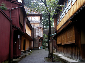 Una imagen del apacible y encantador distrito de Kazuemachi Chaya