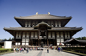 El Daibutsu-den, según dicen, es el edificio de madera más grandel del mundo