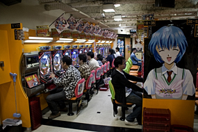 Los locales de juego denominados Pachinko hacen furor entre los japoneses
